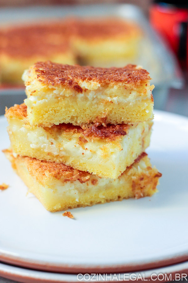 BOLO DE FUBÁ COM QUEIJO PARMESÃO SUPER FOFINHO. 